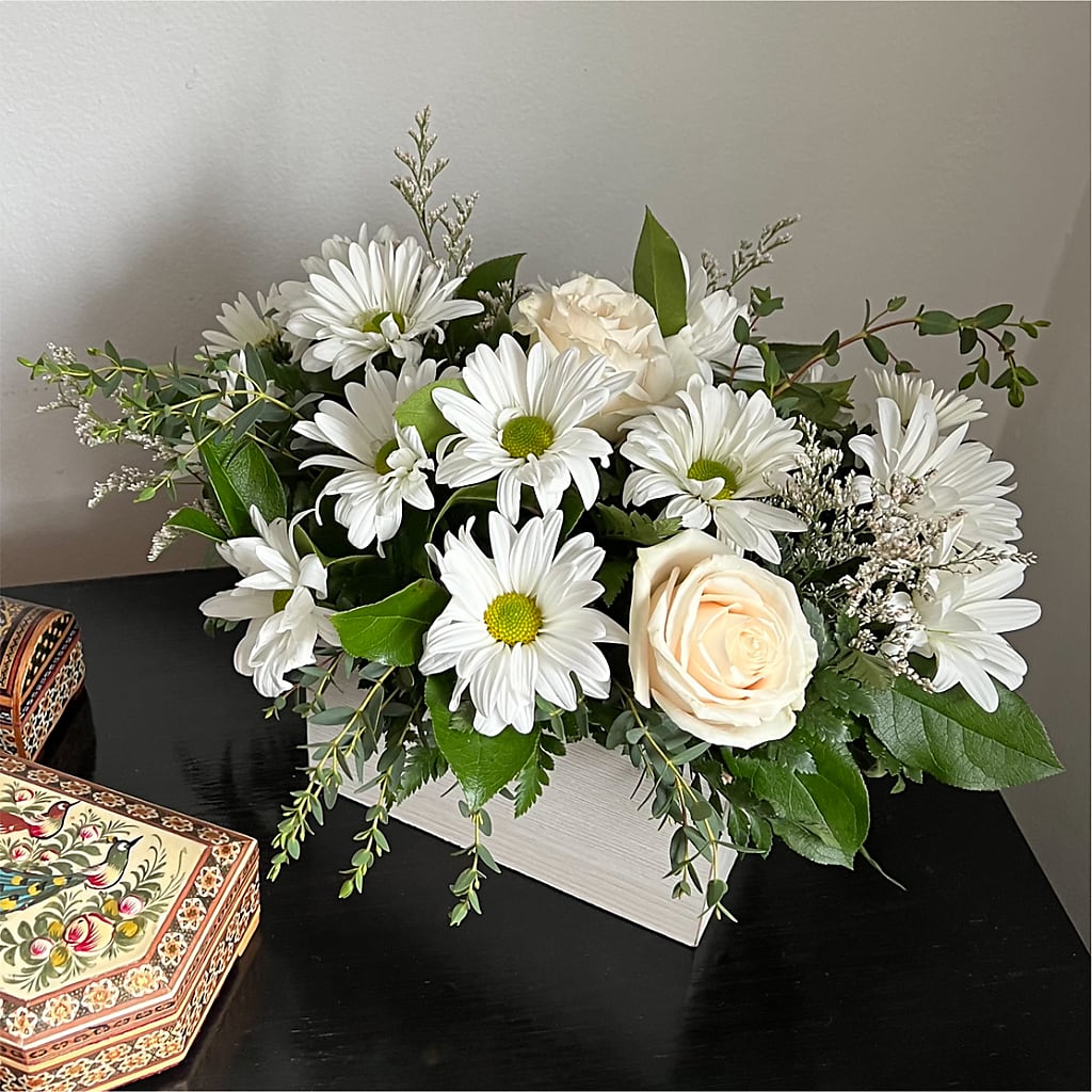 Fresh Linen Box Bouquet –  Flowers And Decor Same Day, Vero Beach FL