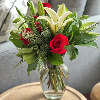 Sparkling Snowflakes Bouquet –  Flowers And Decor Same Day, Vero Beach FL