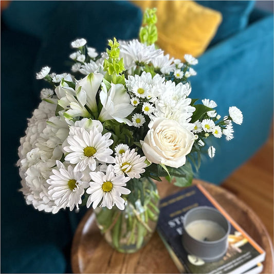 Classic Ivory – A Florist Original –  Flowers And Decor Same Day, Vero Beach FL