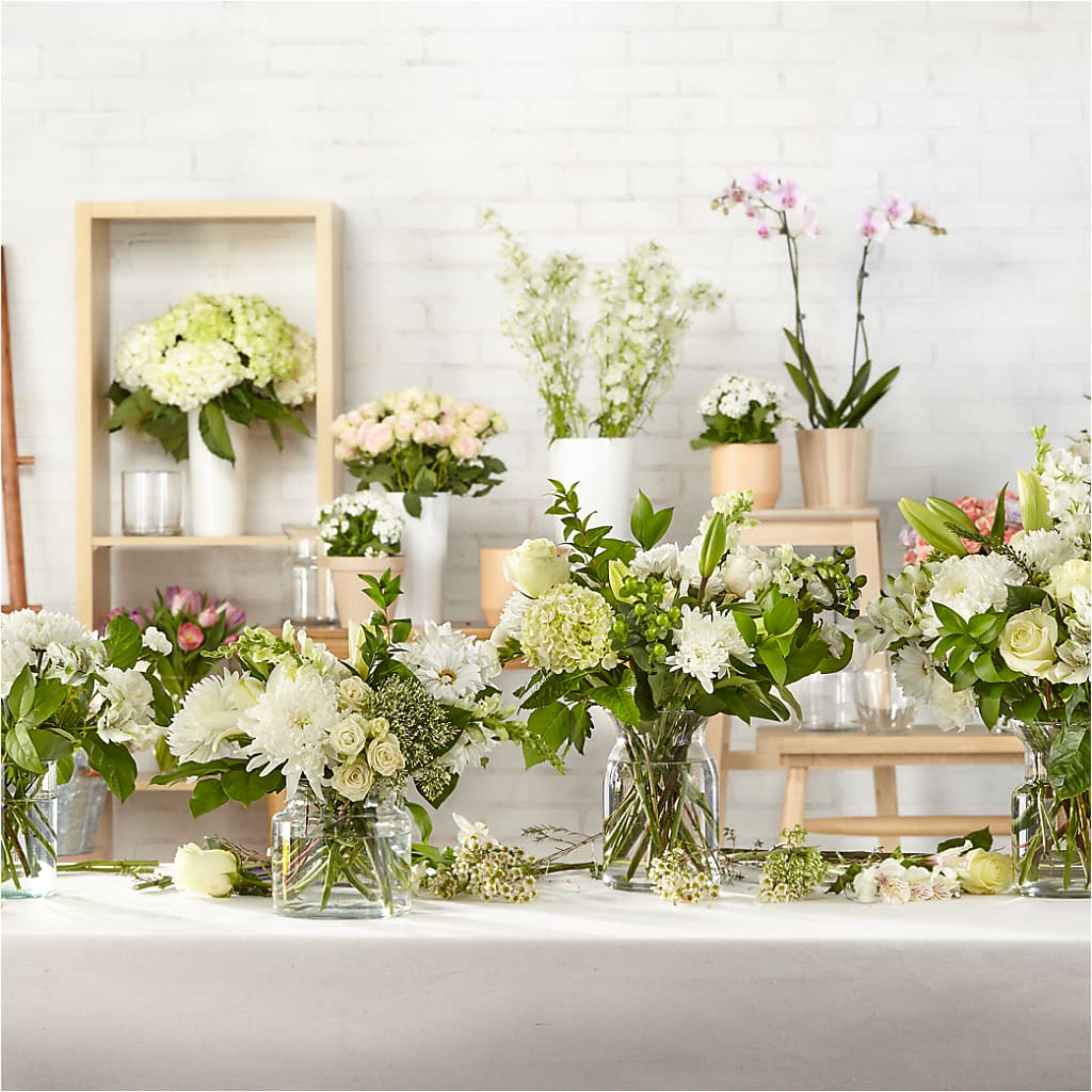 Classic Ivory – A Florist Original –  Flowers And Decor Same Day, Vero Beach FL